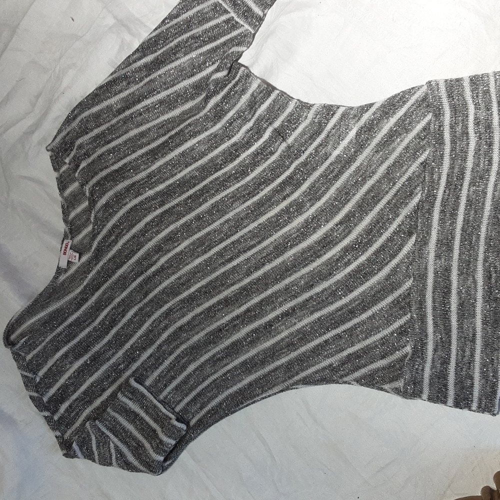 Women's Junior,, thin knit sweater